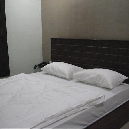 Hotel Confirm Inn Kota Kota  Exterior photo